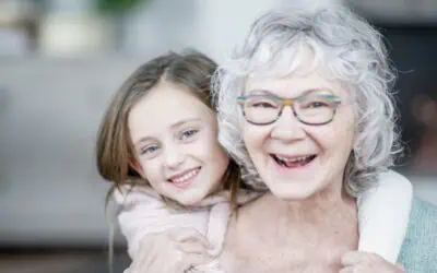 Geschenk zur Einschulung von Oma und Opa: So gelingt eine unvergessliche Überraschung