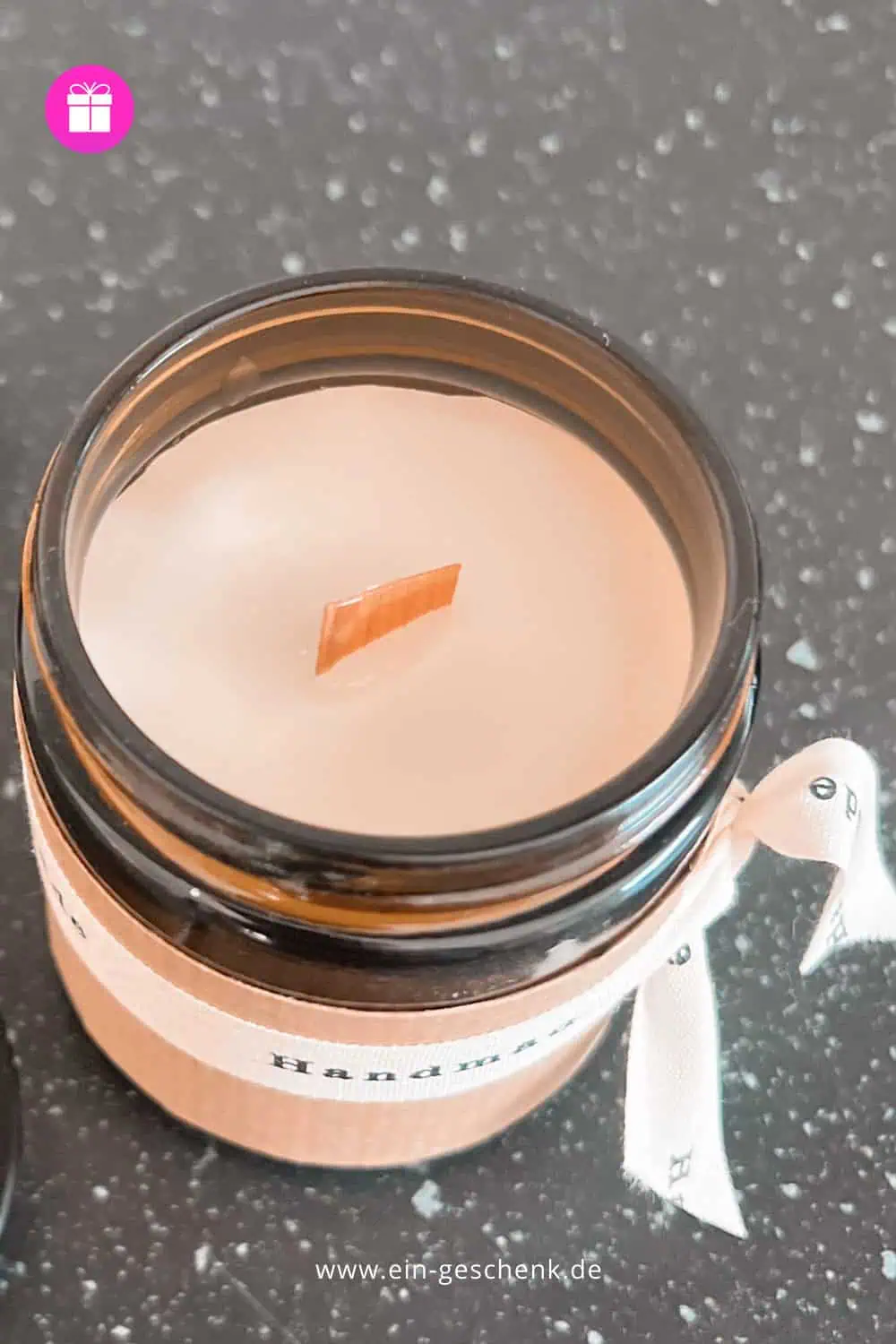 Kerzen gießen Duftöl hinzufügen – Duftkerzen DIY personalisiertes Geschenk