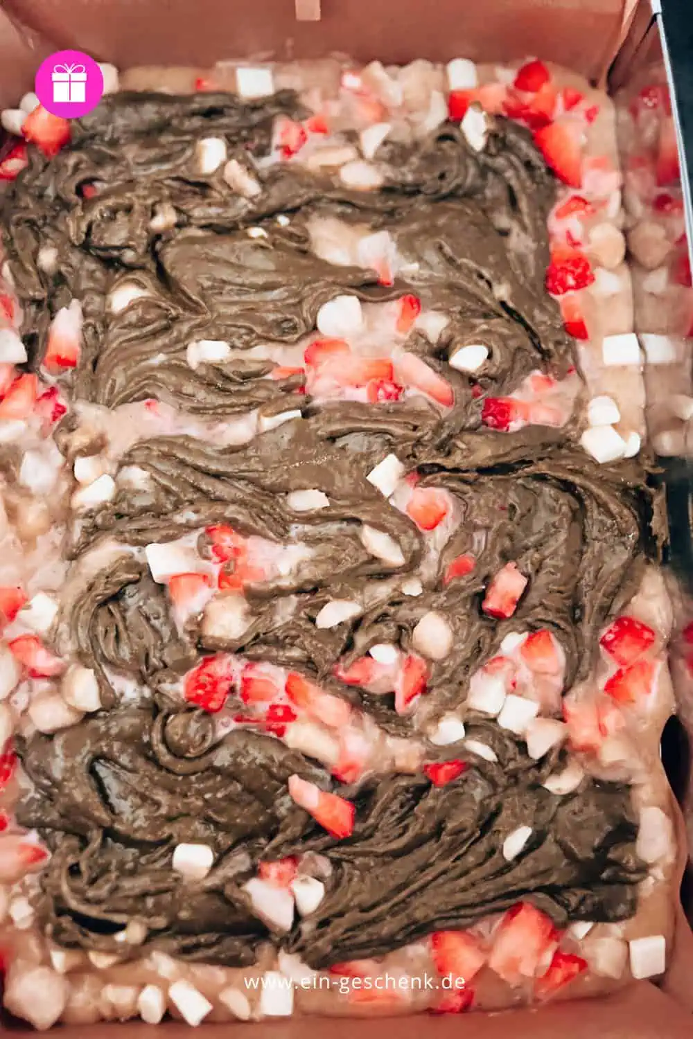 Strawberry-Matcha-Blondies Rezept strawberry-matcha blondies