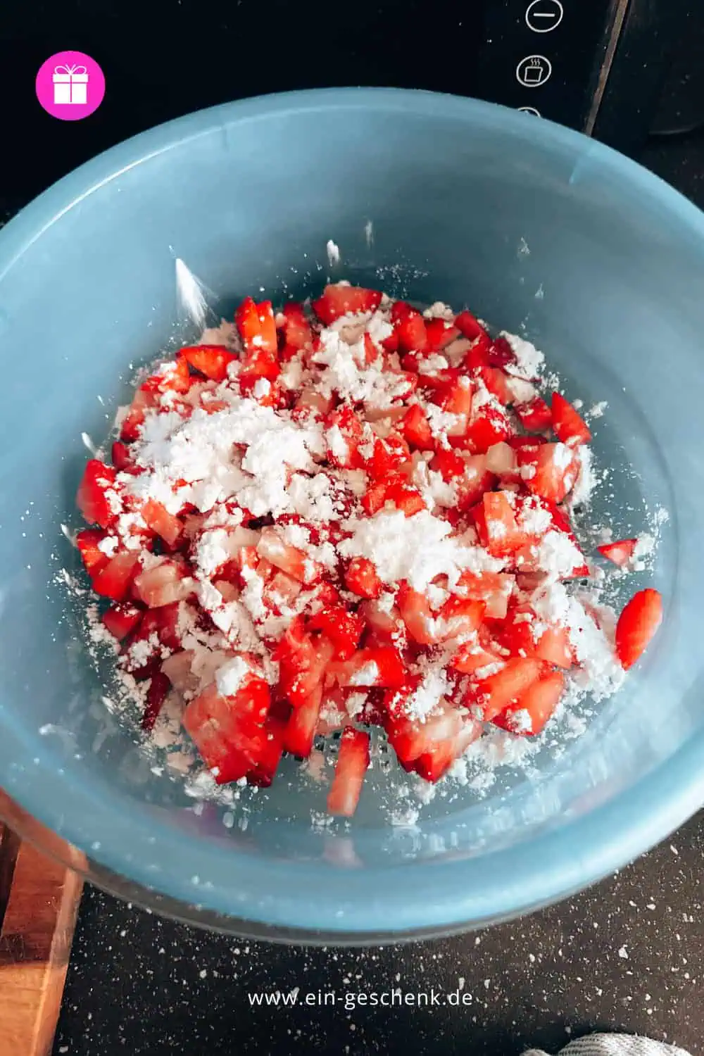 Strawberry-Matcha Blondies Rezept strawberry-matcha blondies