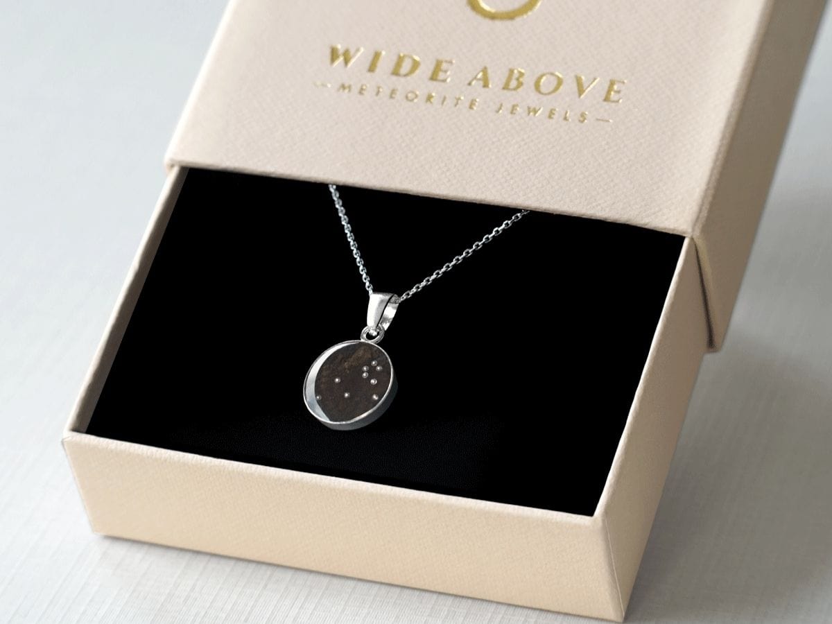 Freundin Kette mit Meteorit und Sternzeichen