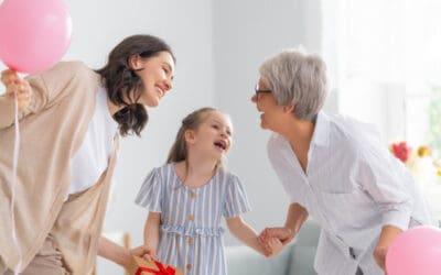 Geschenk zur Einschulung von Oma und Opa: So gelingt eine unvergessliche Überraschung