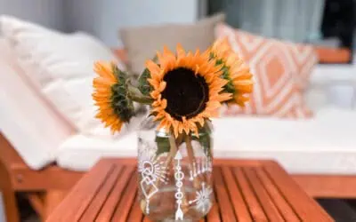 Mitbringsel zum Brunch: Aus traurigen Supermarkt-Blumen wird ein Boho-Lieblingsstück