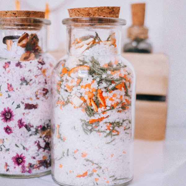 Aromatisiertes Salz als selbstgemachtes Last-Minute-Geschenk