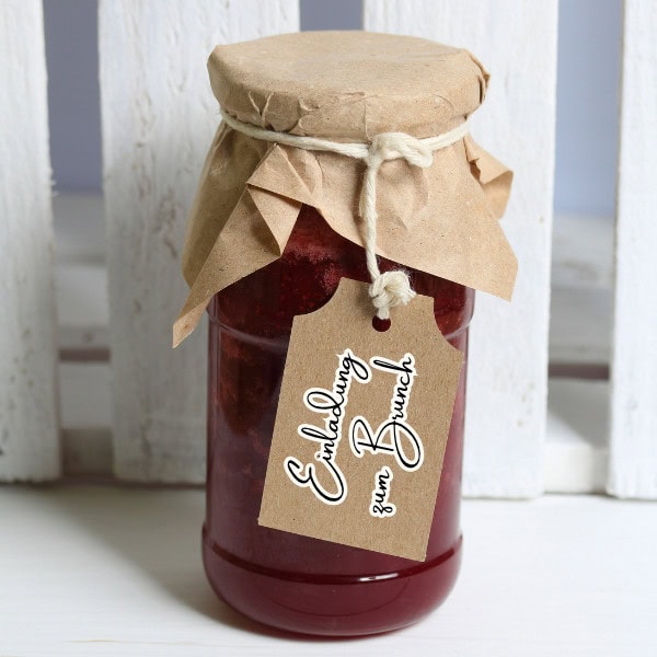 Marmelade im Glas mit persönlicher Einladung zum Brunch