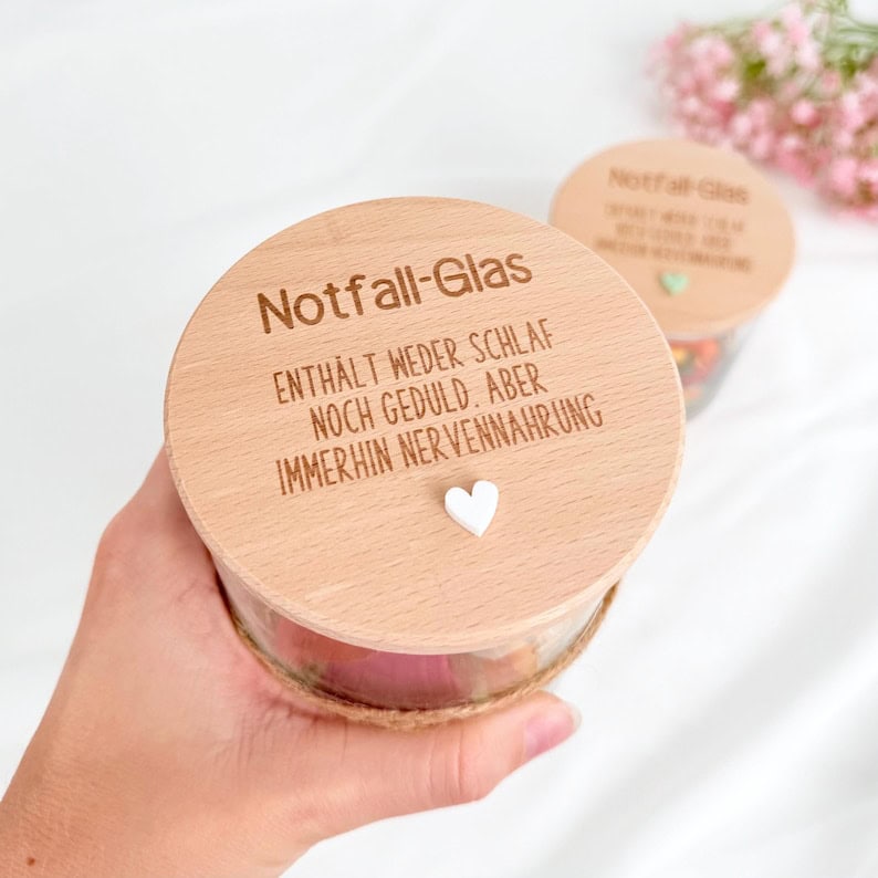 Nervennahrung-Notfallglas mit graviertem Holzdeckel